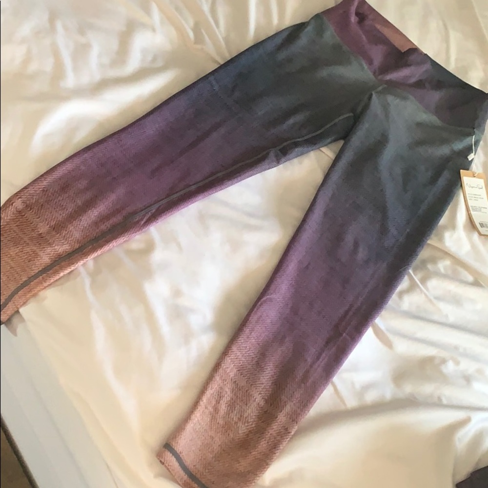 NiyanaSol ombré leggings New with Tags size Large